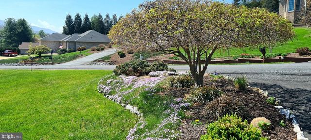 74 MANOR DR, Edinburg, VA 22824