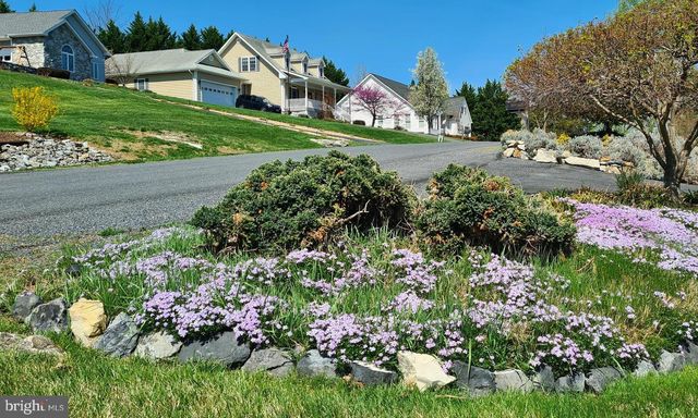 74 MANOR DR, Edinburg, VA 22824