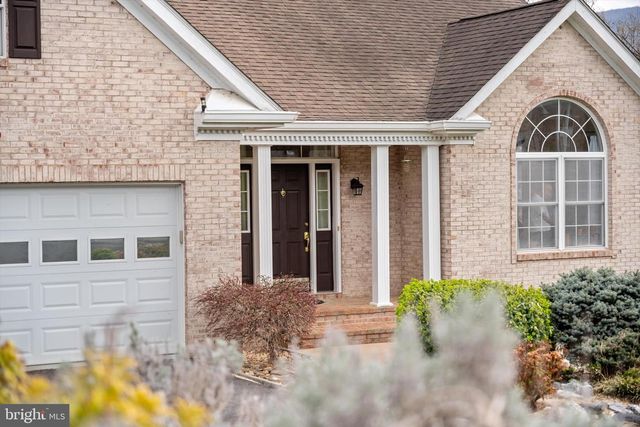 74 MANOR DR, Edinburg, VA 22824