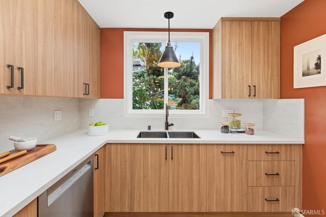 14 Aztec Street, San Francisco, CA 94110