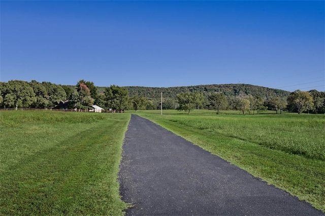 10800 Blue Sky Road, Farmington, AR 72730