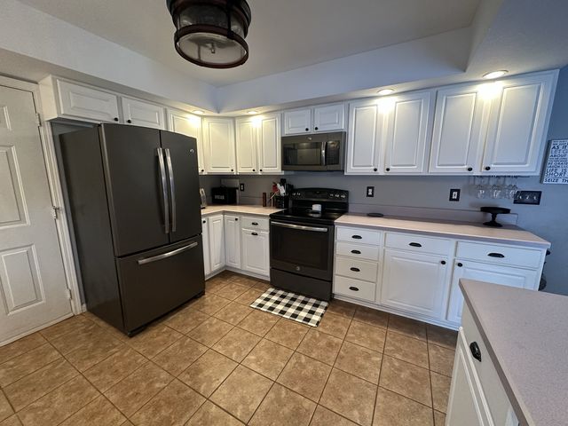 502 Canary Lane, Carterville, IL 62918