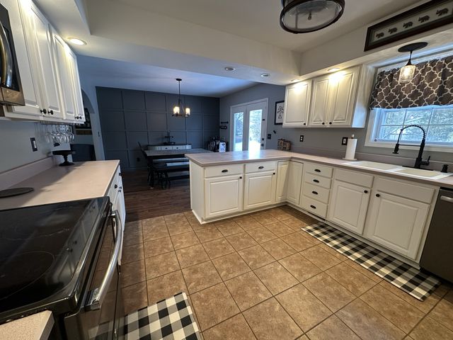 502 Canary Lane, Carterville, IL 62918