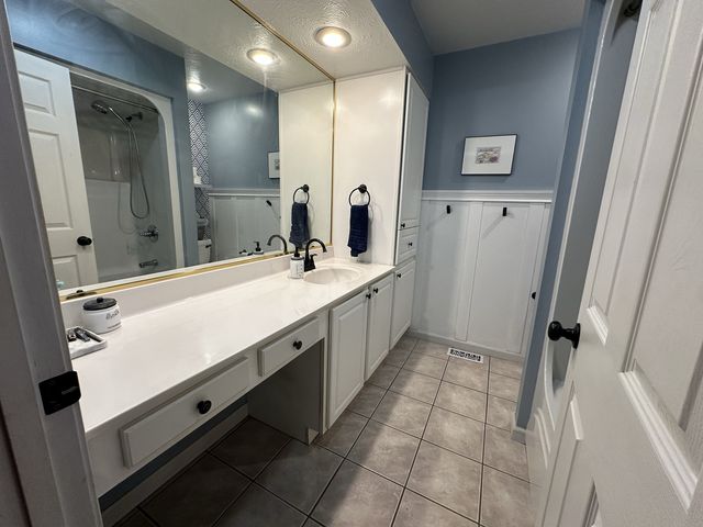 502 Canary Lane, Carterville, IL 62918