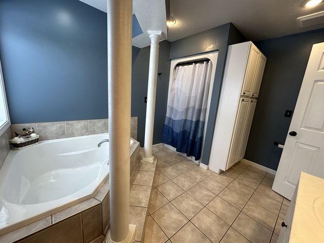 502 Canary Lane, Carterville, IL 62918