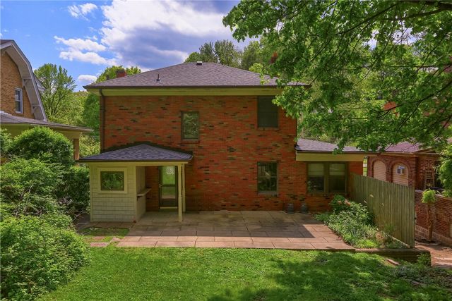 369 Orchard, Mt Lebanon, PA 15228