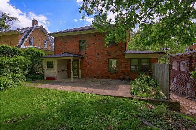 369 Orchard, Mt Lebanon, PA 15228