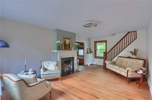 369 Orchard, Mt Lebanon, PA 15228