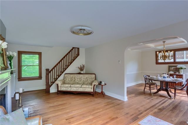 369 Orchard, Mt Lebanon, PA 15228