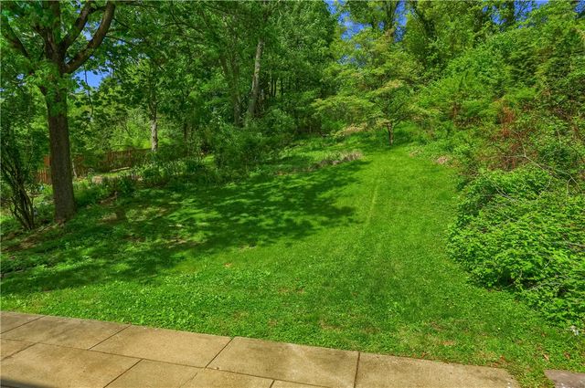 369 Orchard, Mt Lebanon, PA 15228