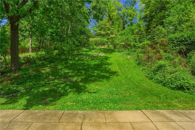 369 Orchard, Mt Lebanon, PA 15228