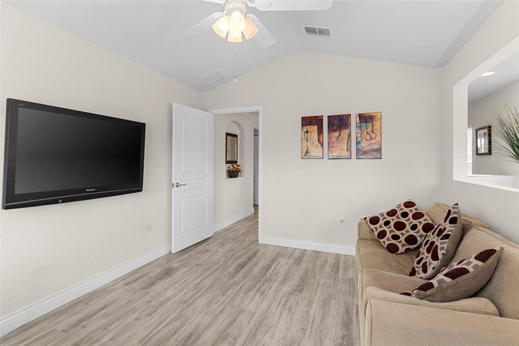 Image 15 of property listing at 1220 ROMANI AVENUE, Davenport, FL 33896