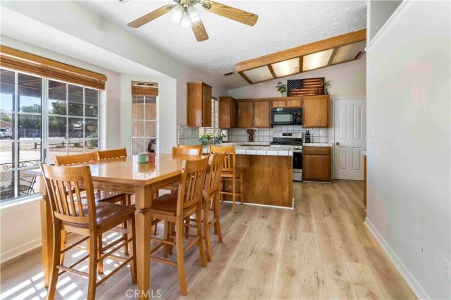 15189 Tonikan, Apple Valley, CA 92307