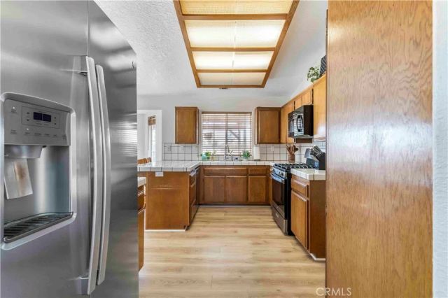 15189 Tonikan, Apple Valley, CA 92307