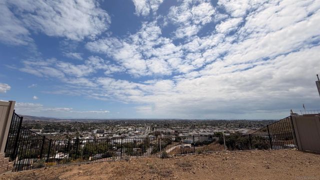 7795 La Mesa Summit Dr, La Mesa, CA 91941