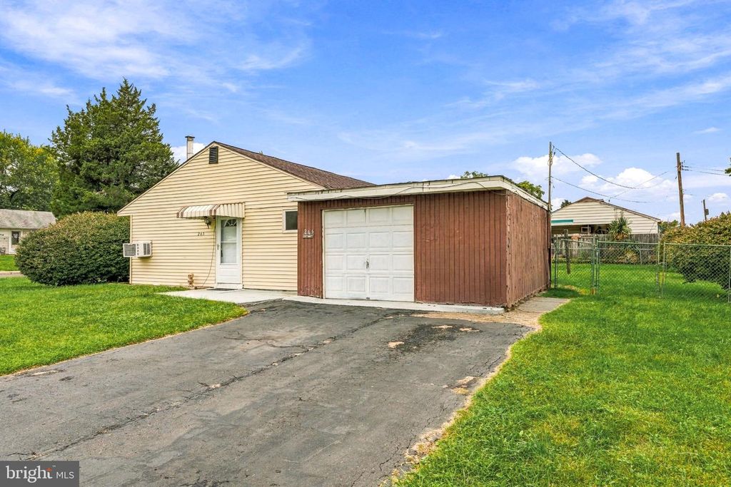 265 WYANDOTTE RD, Fairless Hills, PA 19030 — photo 3