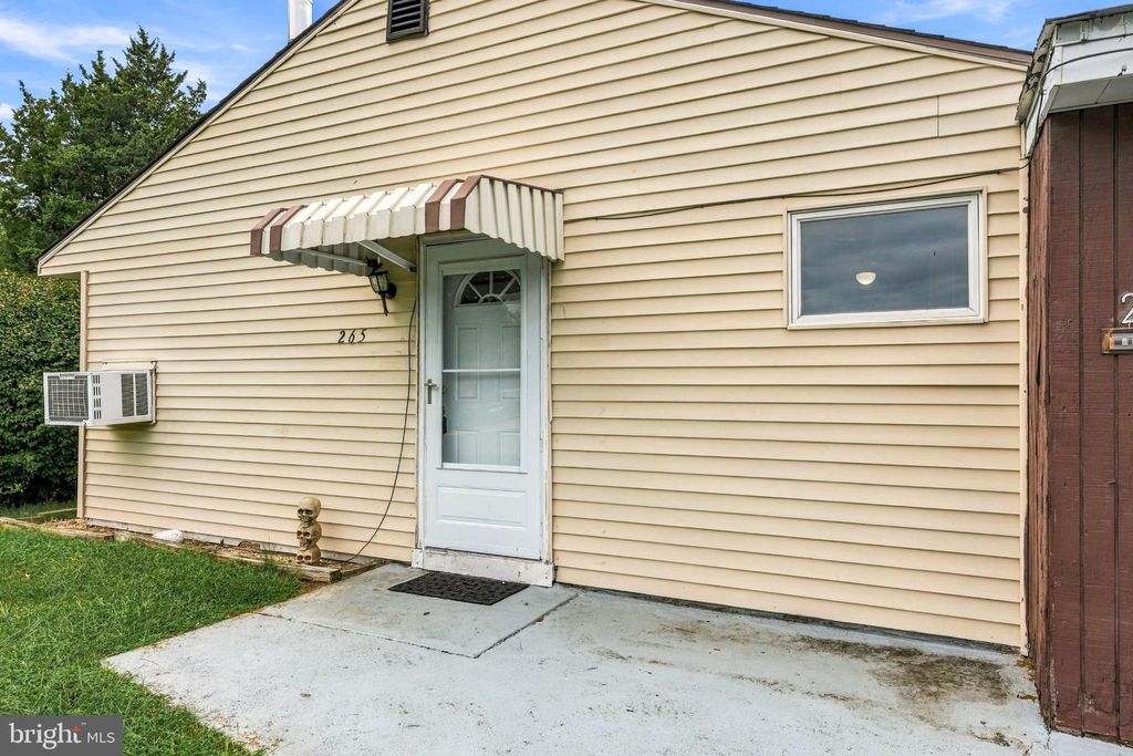 265 WYANDOTTE RD, Fairless Hills, PA 19030 — photo 4