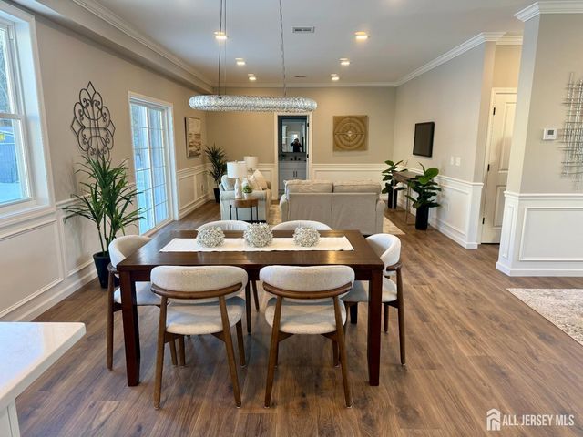 7 Vale Street, Edison, NJ 08817