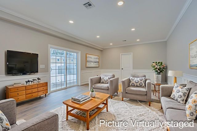 7 Vale Street, Edison, NJ 08817