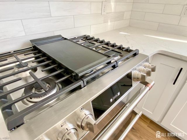 7 Vale Street, Edison, NJ 08817