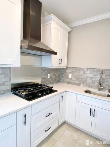 7 Vale Street, Edison, NJ 08817