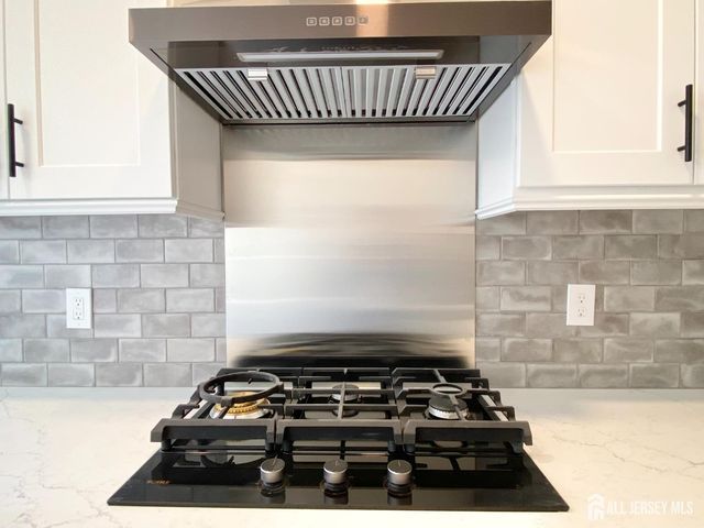 7 Vale Street, Edison, NJ 08817