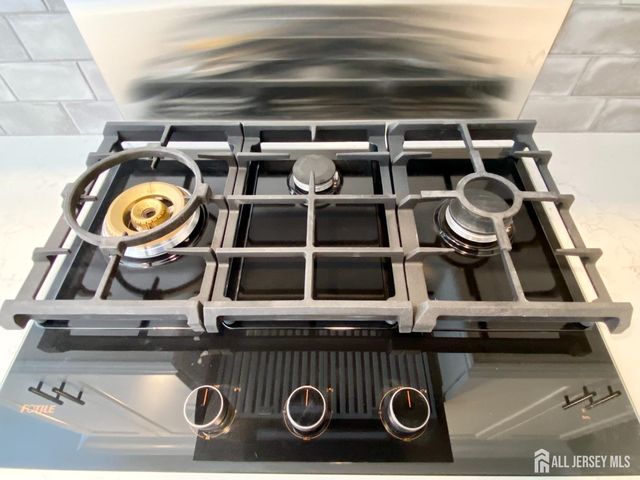 7 Vale Street, Edison, NJ 08817