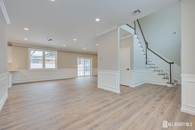 7 Vale Street, Edison, NJ 08817