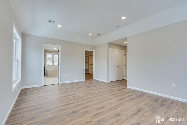 7 Vale Street, Edison, NJ 08817