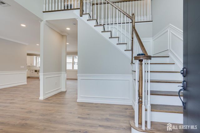 7 Vale Street, Edison, NJ 08817