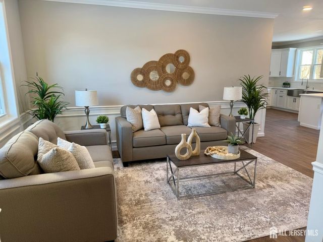 7 Vale Street, Edison, NJ 08817