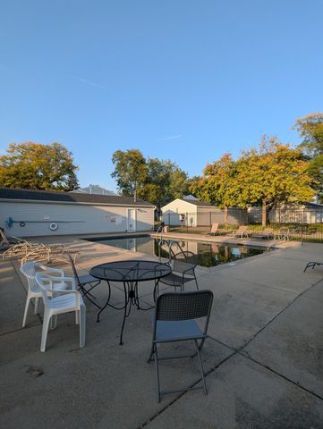 1721 Fulham Street F, Lauderdale, MN 55113