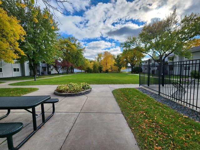 1721 Fulham Street F, Lauderdale, MN 55113