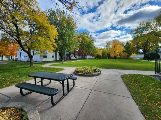 1721 Fulham Street F, Lauderdale, MN 55113