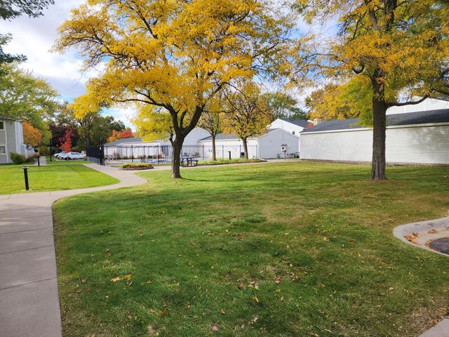 1721 Fulham Street F, Lauderdale, MN 55113