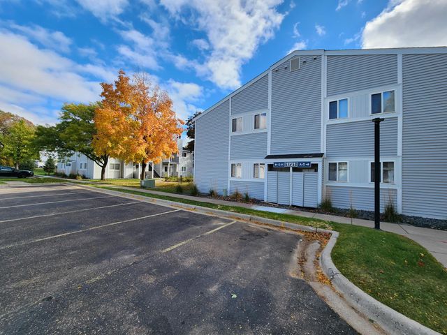 1721 Fulham Street F, Lauderdale, MN 55113