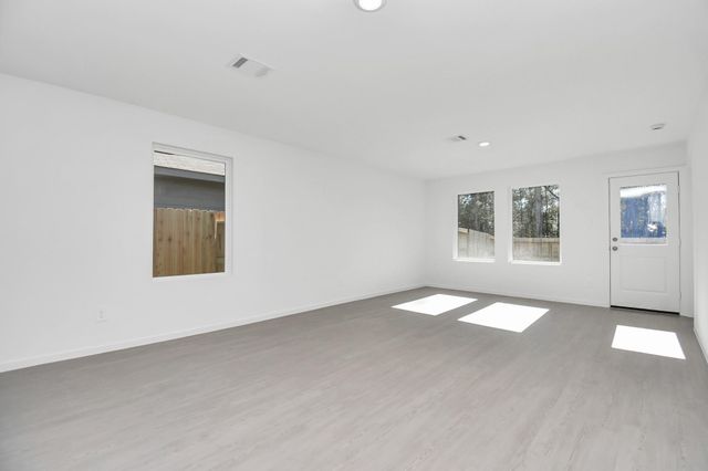 22760 Hackberry Leaf Drive, New Caney, TX 77357