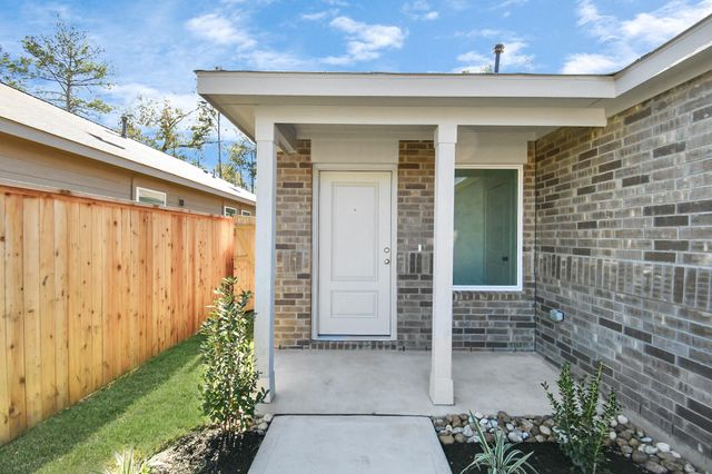 22760 Hackberry Leaf Drive, New Caney, TX 77357