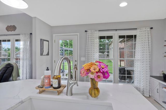 7781 Saint Jordan Circle, Newburgh, IN 47630