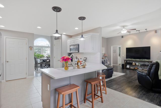 7781 Saint Jordan Circle, Newburgh, IN 47630