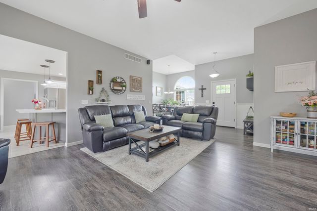 7781 Saint Jordan Circle, Newburgh, IN 47630