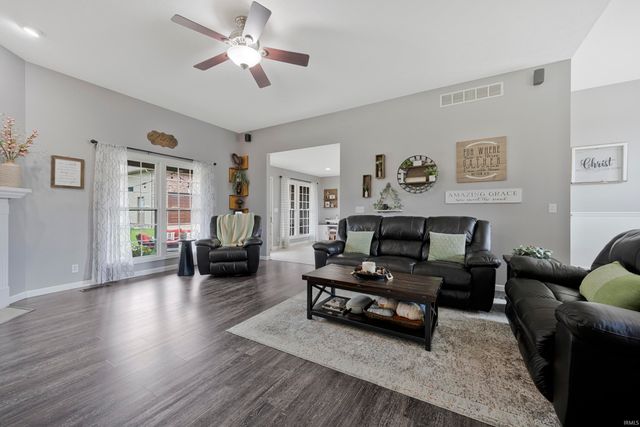 7781 Saint Jordan Circle, Newburgh, IN 47630
