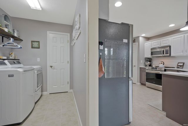 7781 Saint Jordan Circle, Newburgh, IN 47630