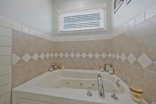 7781 Saint Jordan Circle, Newburgh, IN 47630