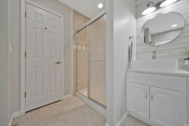 7781 Saint Jordan Circle, Newburgh, IN 47630