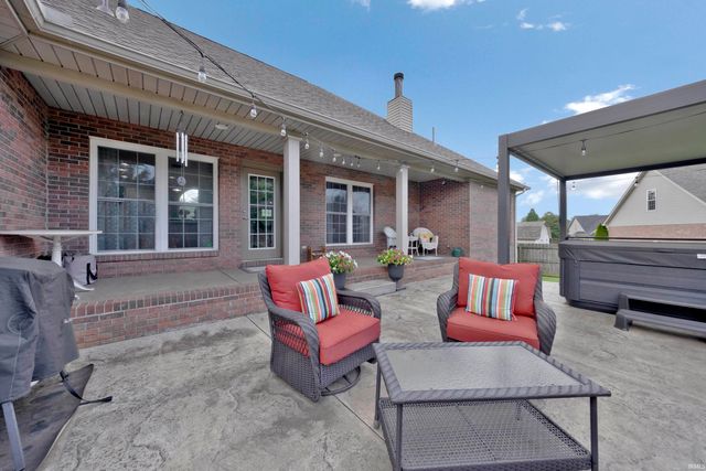 7781 Saint Jordan Circle, Newburgh, IN 47630