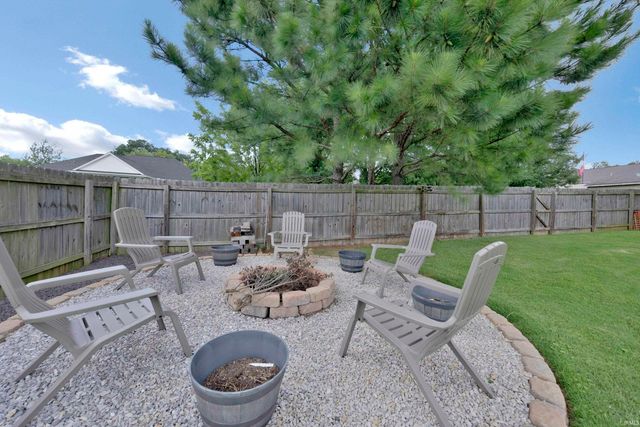 7781 Saint Jordan Circle, Newburgh, IN 47630