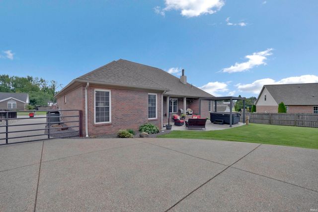 7781 Saint Jordan Circle, Newburgh, IN 47630