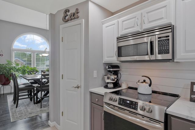 7781 Saint Jordan Circle, Newburgh, IN 47630