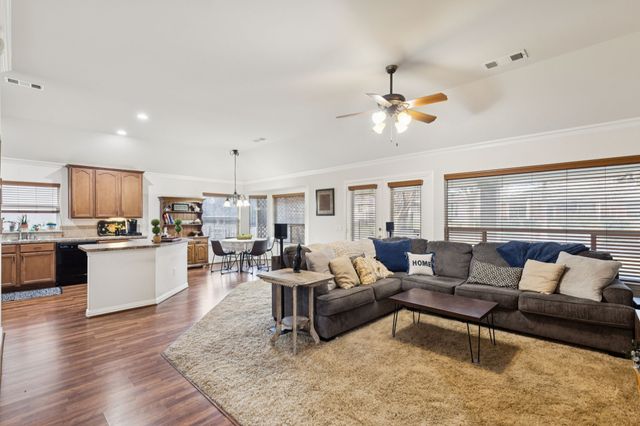 9600 Applewood Trail, Denton, TX 76207